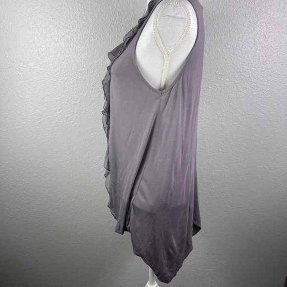 Lavender tank top with ruffle detail - Picture 3 of 9